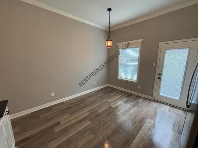 Building Photo - 32 Woodhaven Dr