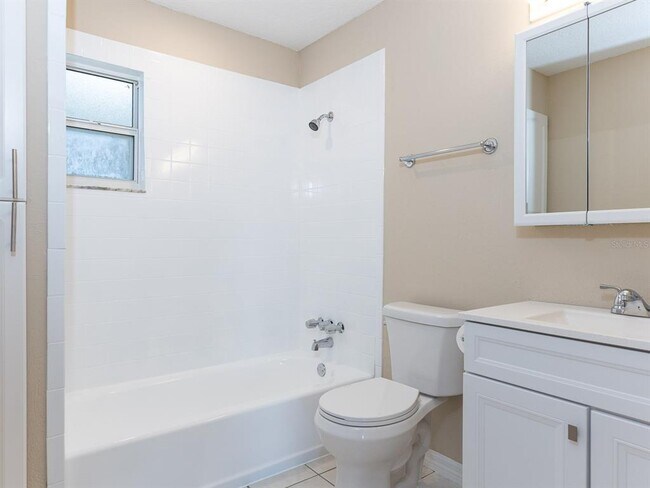 Building Photo - 1314 CR 443