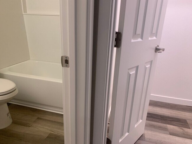 Building Photo - Downstairs 2 bed 2 bath brand new condo wi...