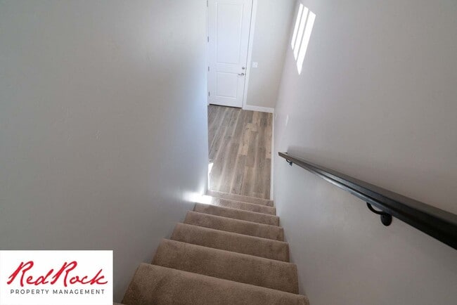 Building Photo - 3 Bedroom Hurricane Townhome With Scenic Views