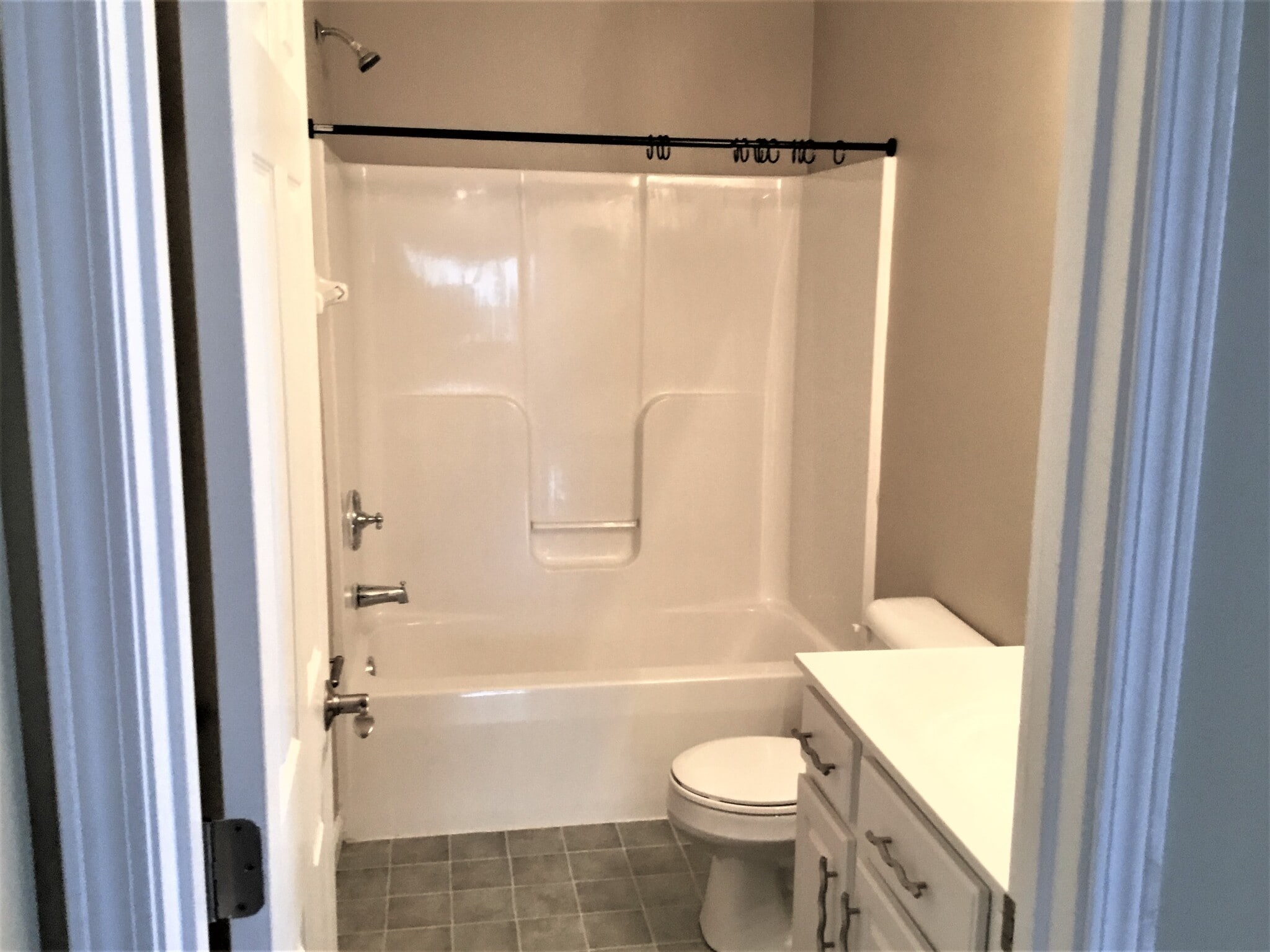 Building Photo - 447 Hartford Ct