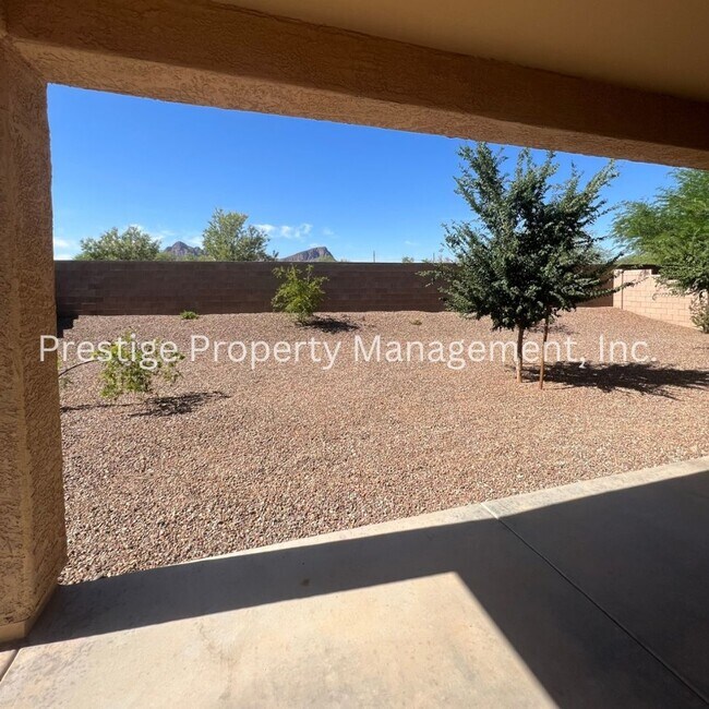 Building Photo - 3BD+Den/3BA Marana Home With Wonderful Community Amenities!