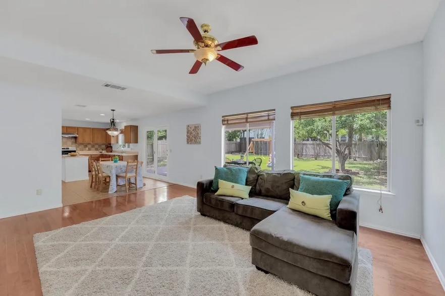 Building Photo - 16914 Dorman Dr