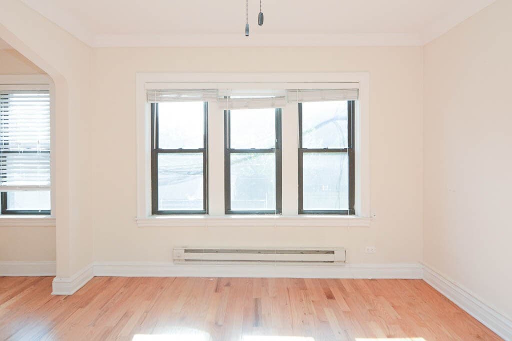 Building Photo - 4742 N Hermitage Ave