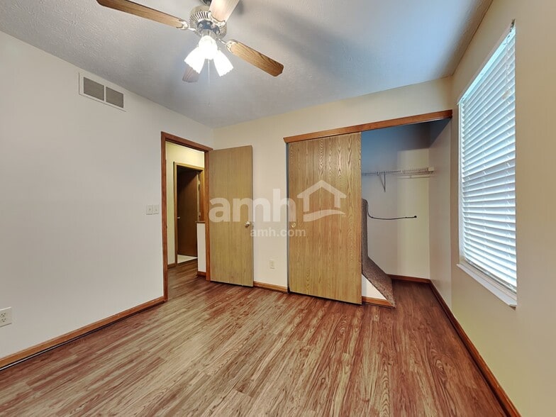 Building Photo - 713 W Aberdeen Dr