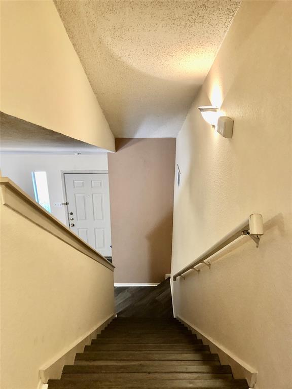 Building Photo - 718 Decker Prairie Dr