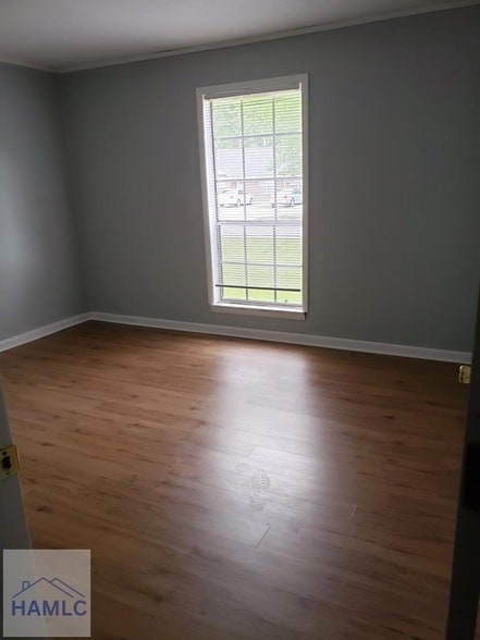 Building Photo - 991 Live Oak Dr