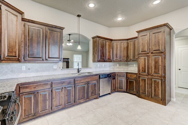 Building Photo - 308 Stoneridge Dr