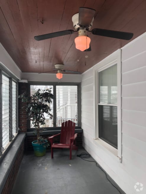 Building Photo - 553 Lilly Ave