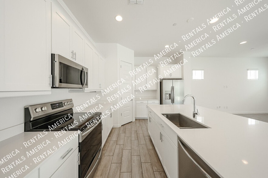 Building Photo - 3812 E Bartlett Way