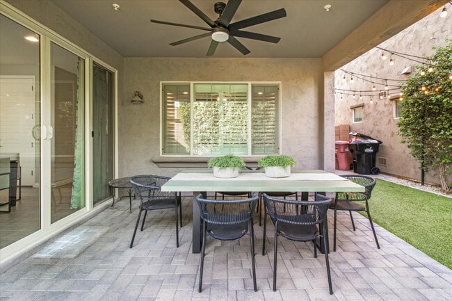 Building Photo - 1063 N 70th Way