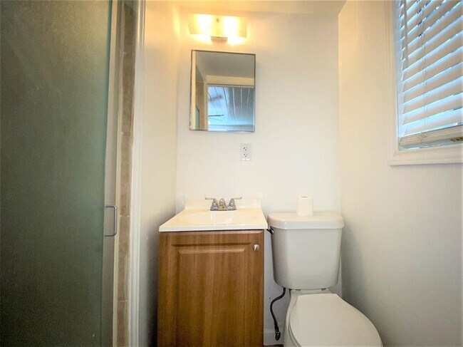 Building Photo - 5108 Bayard Ln