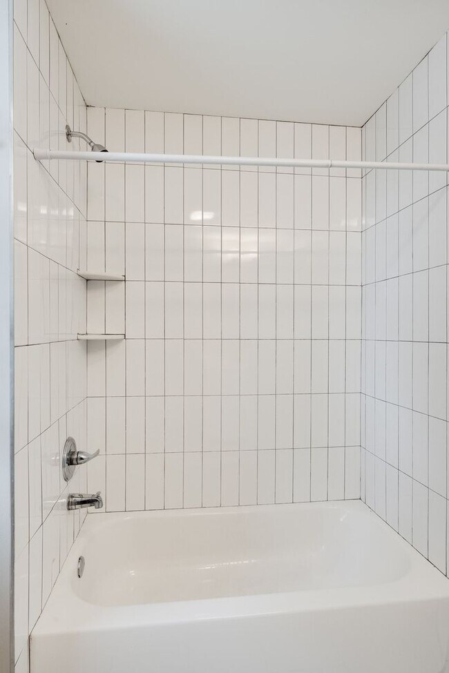 Building Photo - Remodeled 3BR/ 2BA Home in Shelby Park!