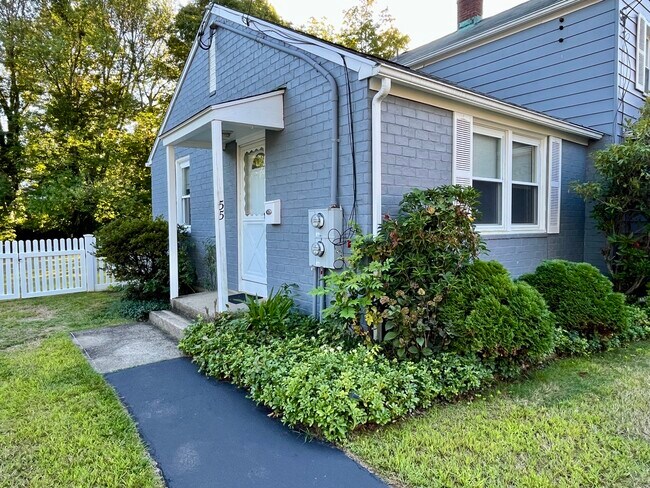 Primary Photo - 55 Greenlawn Dr