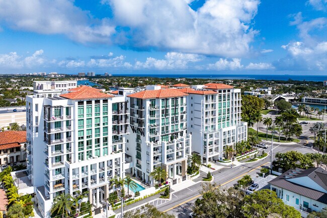 Building Photo - 495 E Royal Palm Rd