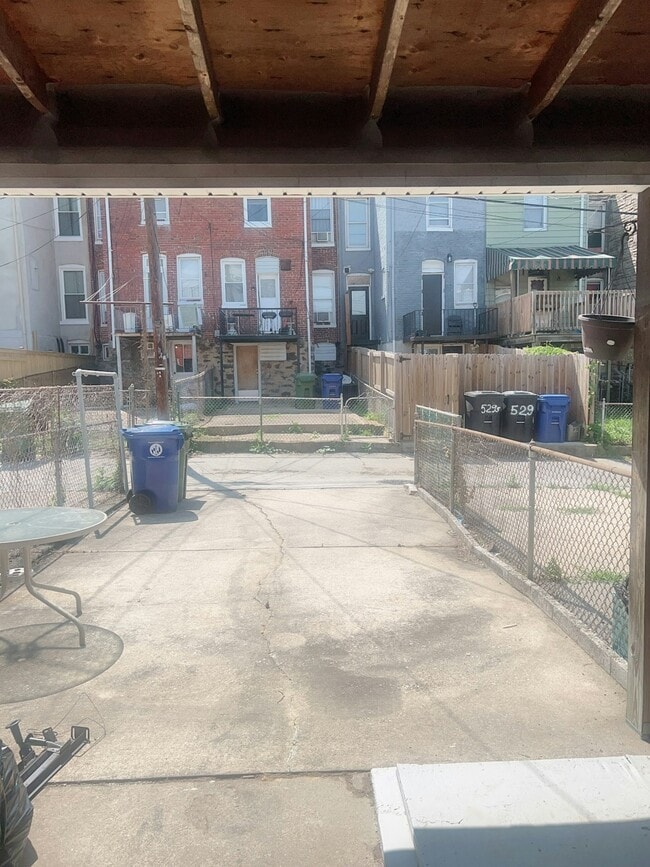 Building Photo - 526 Parksley Ave