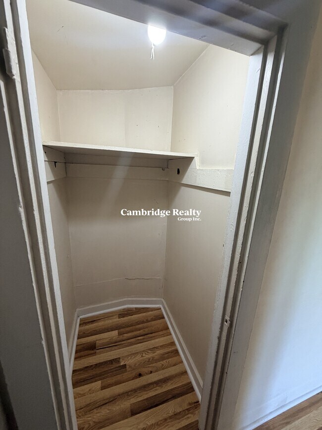Building Photo - 543 Broadway