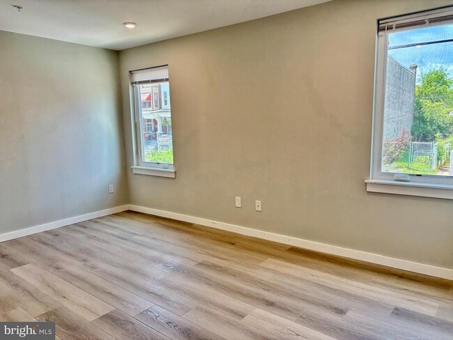 Building Photo - 5356 Cedar Ave
