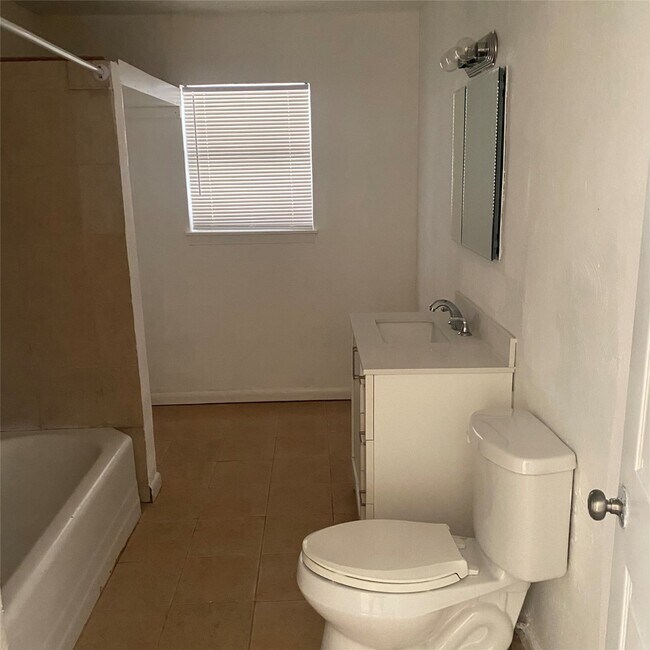 Building Photo - 2212 63rd St