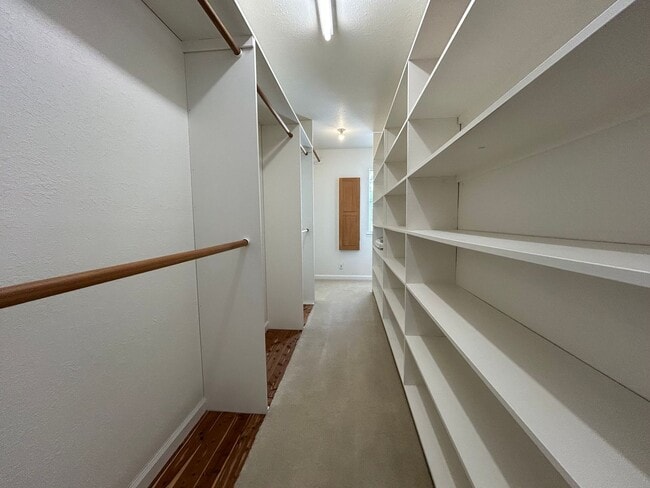 Building Photo - 2 Bed, 2.5 Bath Walnut Creek Home – Peacef...