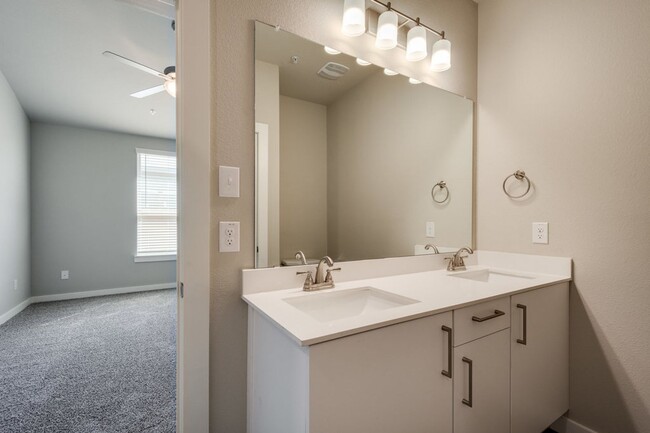 Building Photo - GORGEOUS 3 BEDROOM FOUR PLEX LOCATED IN MI...