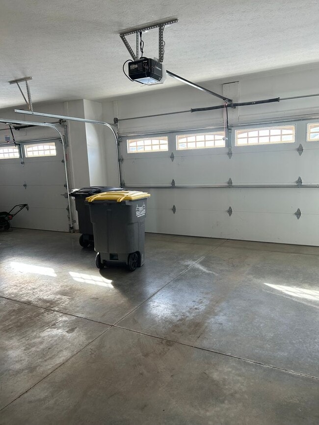 Building Photo - 4331 Foal Dr