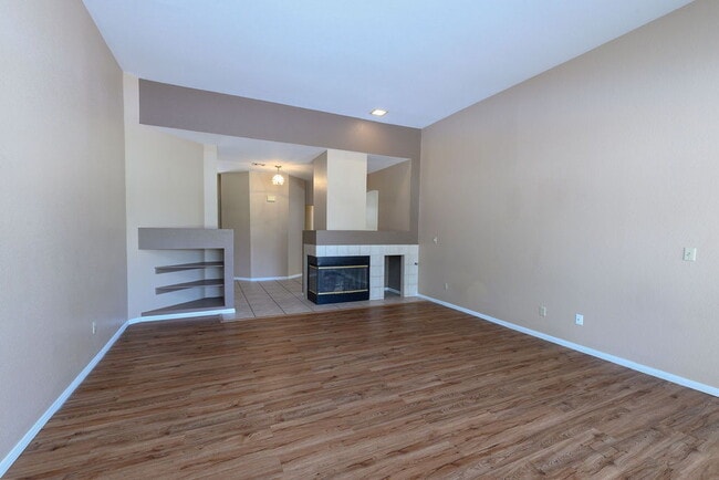 Building Photo - "Discover Comfort & Style: Spacious 3-Bedroom, 2-Bath Home in Las Vegas, NV!"