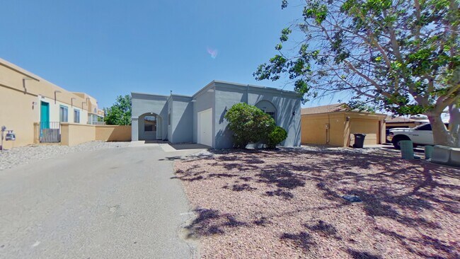 Primary Photo - 1337 Lil Ave NE