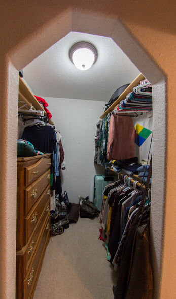 Walk-In Closet - 1017 Autumn Dr