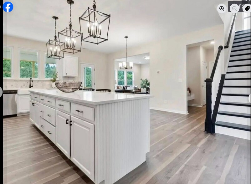 Building Photo - 497 Arlie Ln