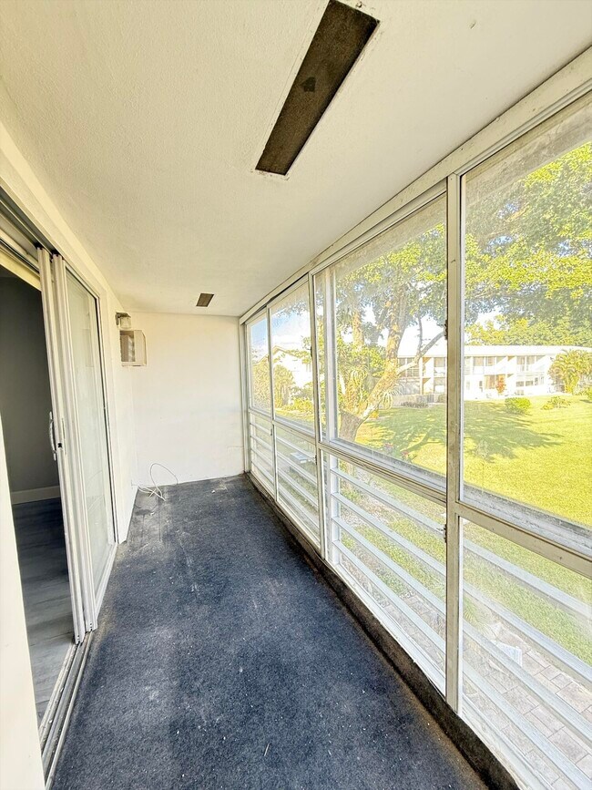 Building Photo - 130 Hastings H