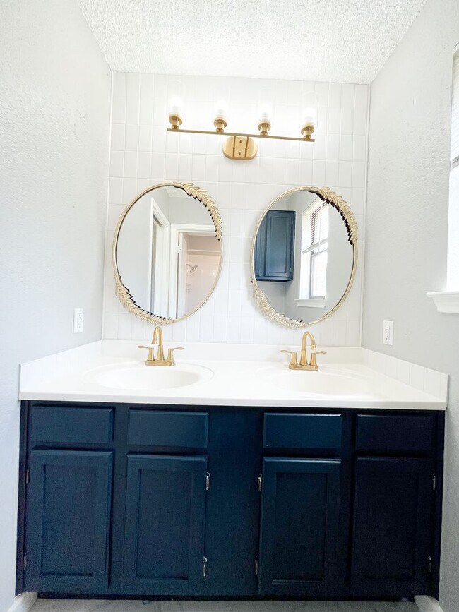 Building Photo - Available NOW!!!! This charming 2 story, 4...