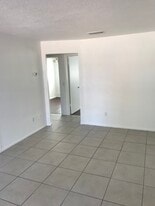 Building Photo - 900 San Christopher Dr