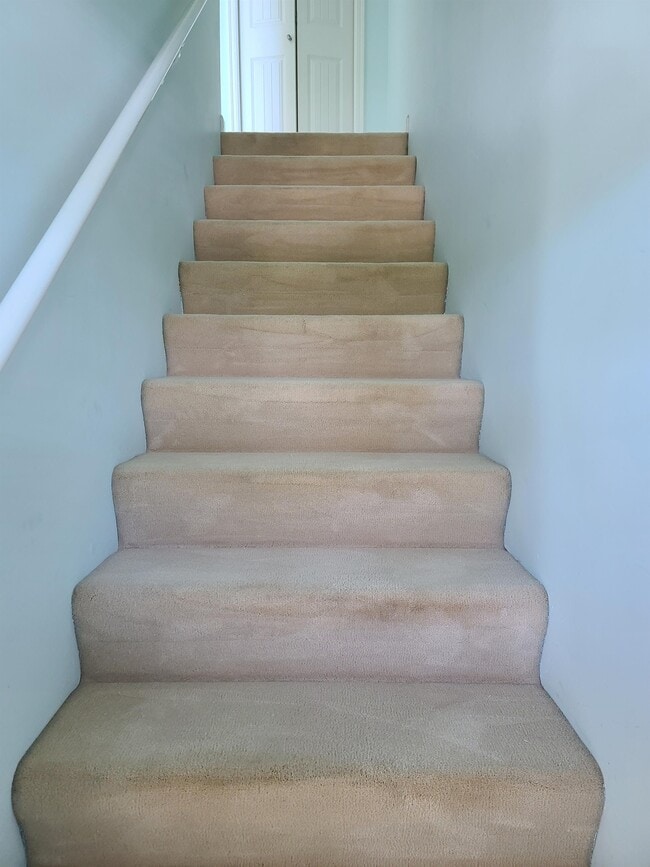 Building Photo - 1728 Edwards Dr