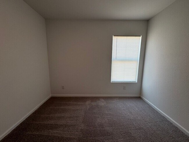 Building Photo - 1 Yr New 3 BR 2BA in Chaparral Terrace w/ ...