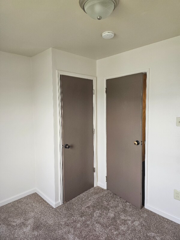 Building Photo - 5 Hanover Ln