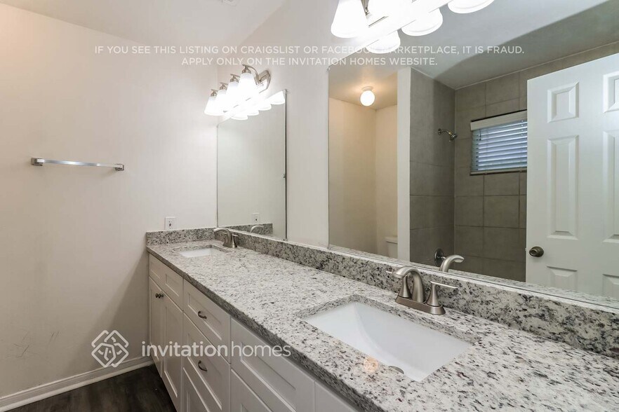 Building Photo - 3543 Windmoor Dr
