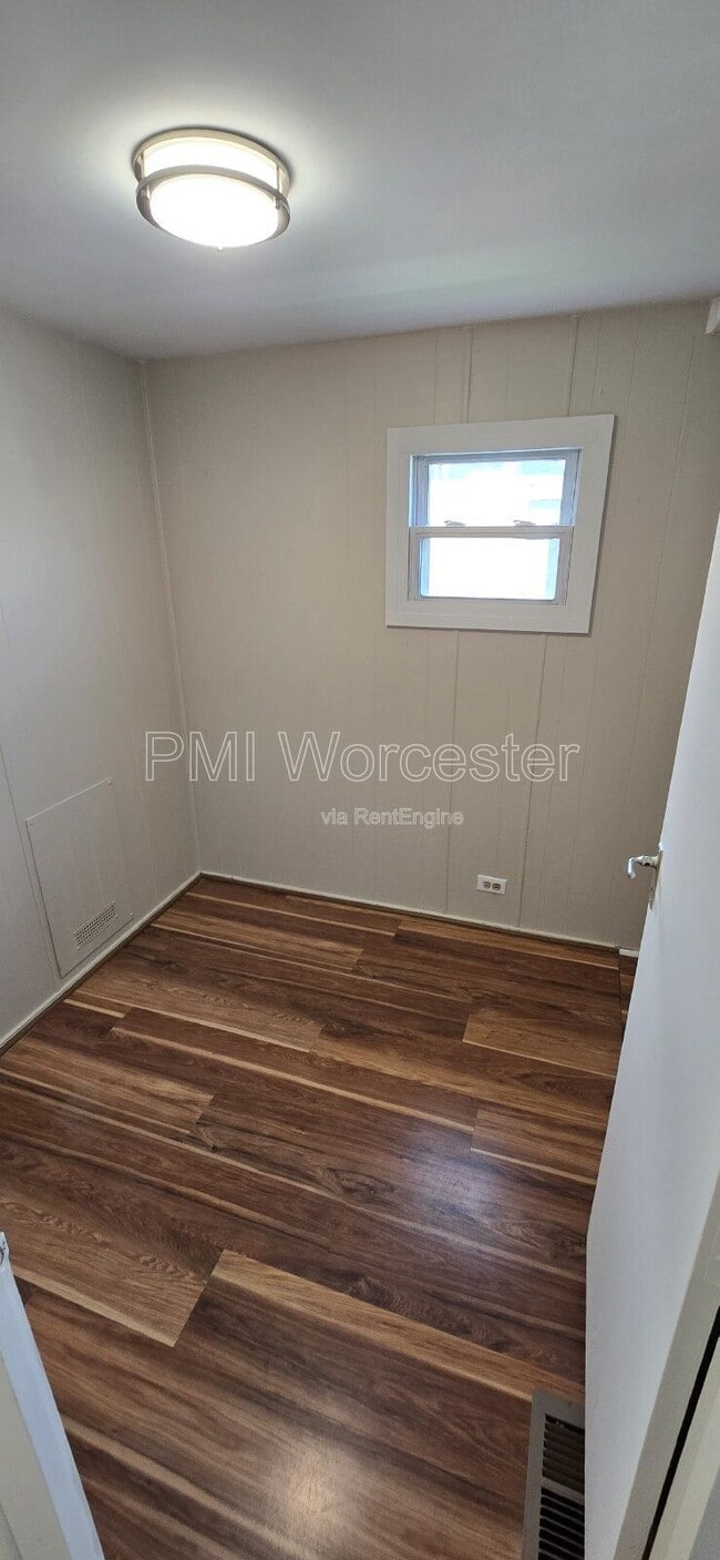 Building Photo - 17 Washington St