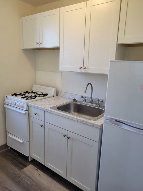 Building Photo - Garden Villa Apartments