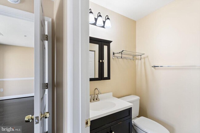 Building Photo - 1031 Gardenview Loop