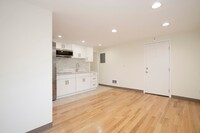 Building Photo - Bostonianito Apartments
