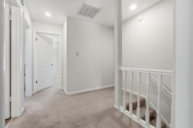 Building Photo - 3914 Wyckoff Dr