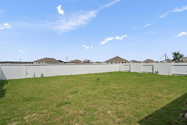 Building Photo - 621 Running Creek Dr