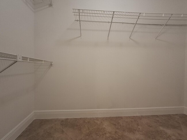 Building Photo - 4017 Carambola Cir N
