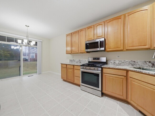 Building Photo - 399 Pine Lake Cir