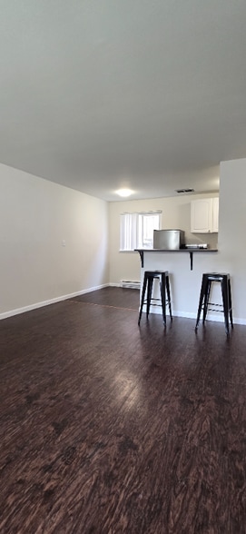 Building Photo - 400 NE 65th St