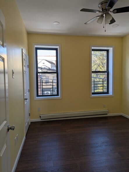 Building Photo - 135 Montgomery Ave