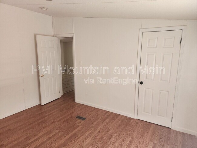 Building Photo - 32 Misty Mountain Way