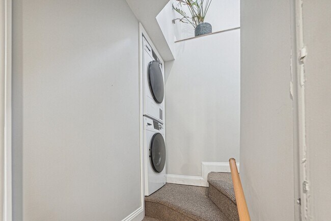 Building Photo - 36 Cummings Rd