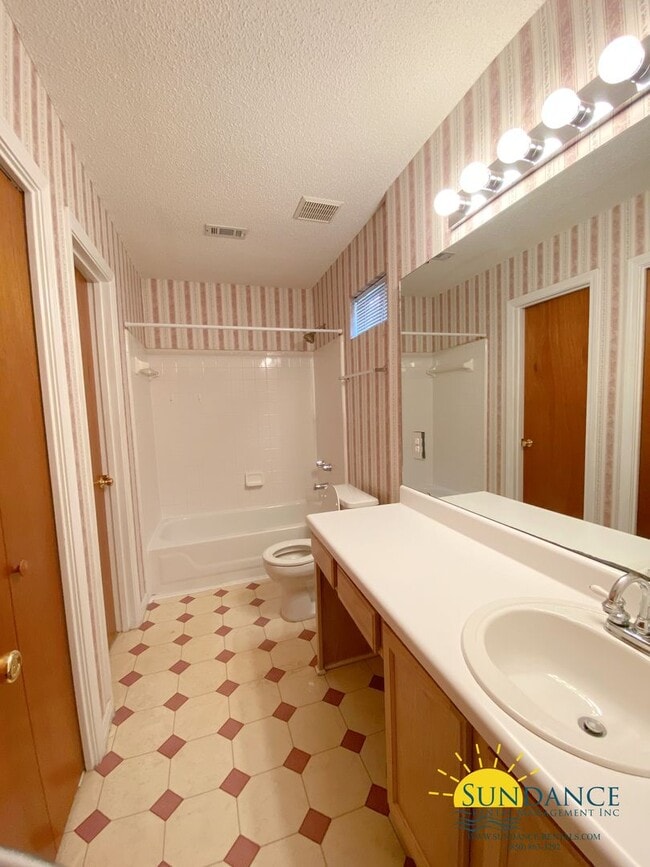 Building Photo - Adorable 3 Bedroom Home in Fort Walton Beach